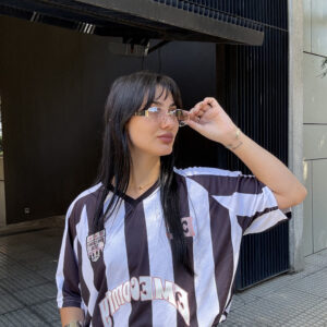 REMERA RETRO NUCHA